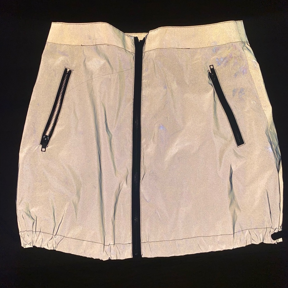 REFLECTIVE MINI SKIRT 🤩